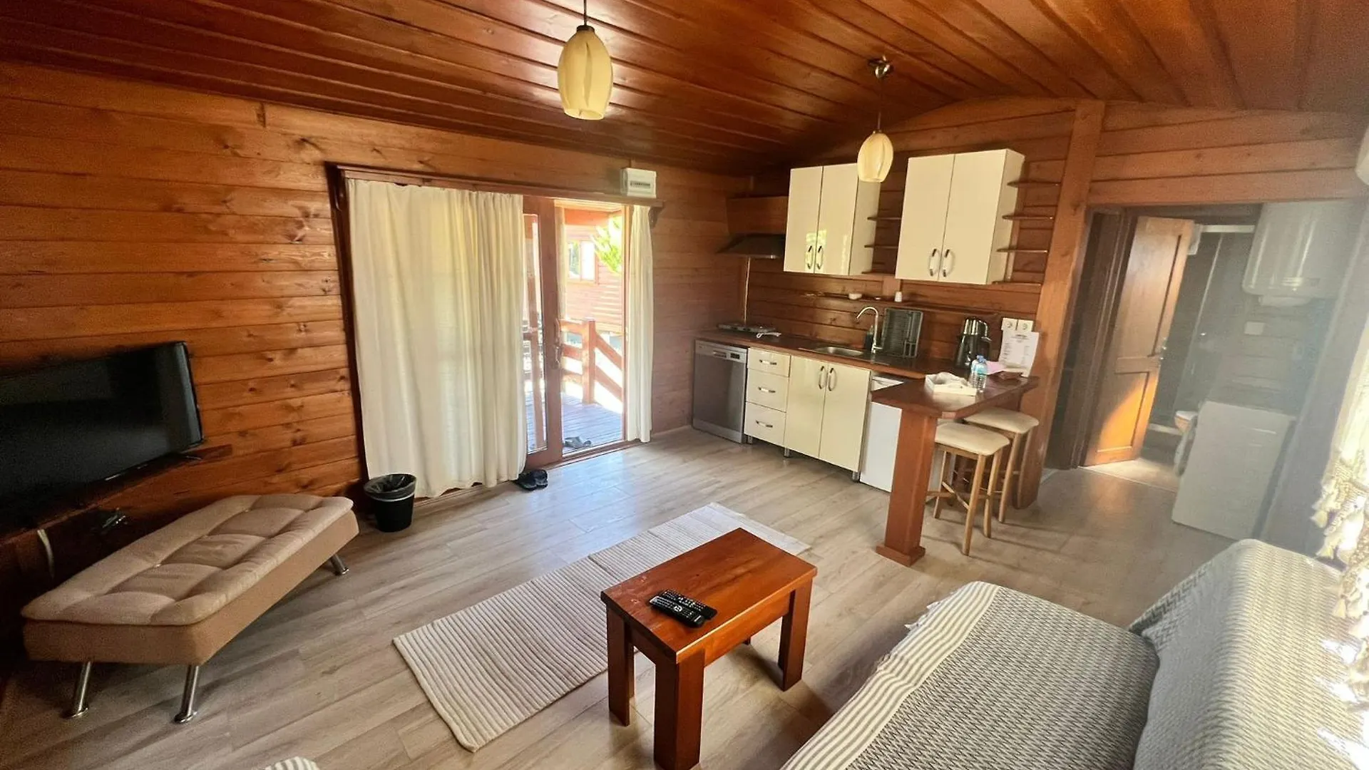 Woodentowns-Ahsap Evler Bed & Breakfast Bitez 0*,