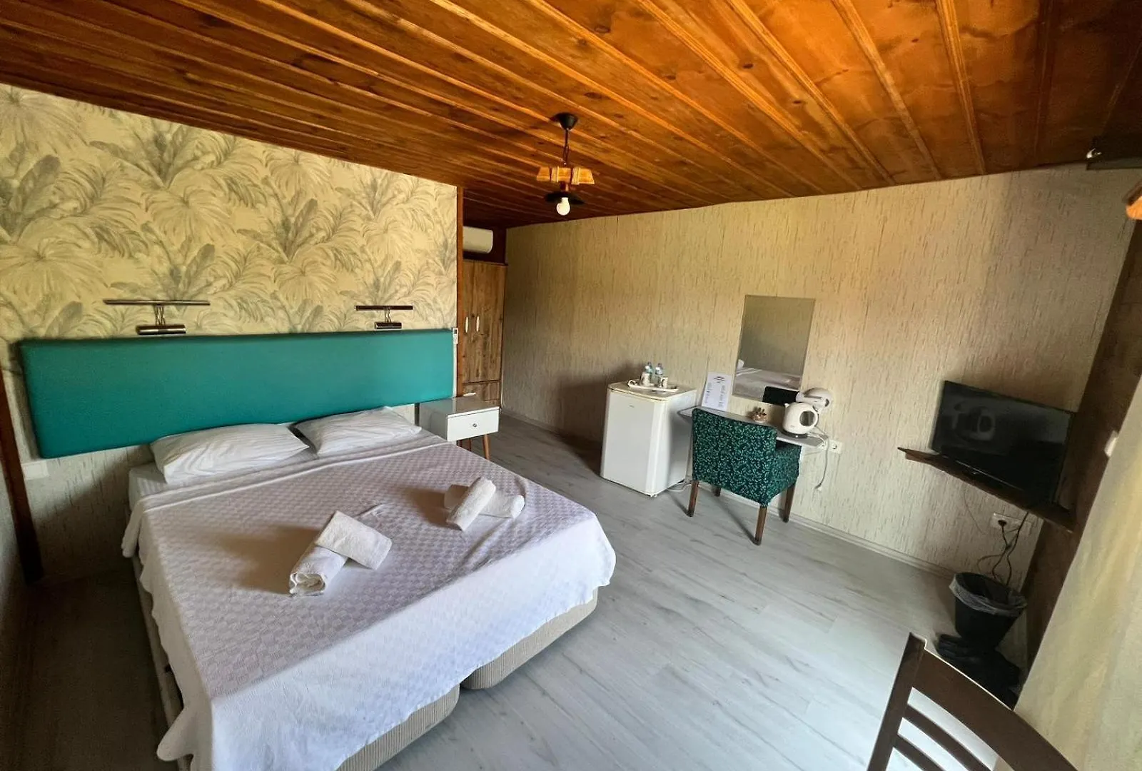 Woodentowns-Ahsap Evler Bed & Breakfast Bitez
